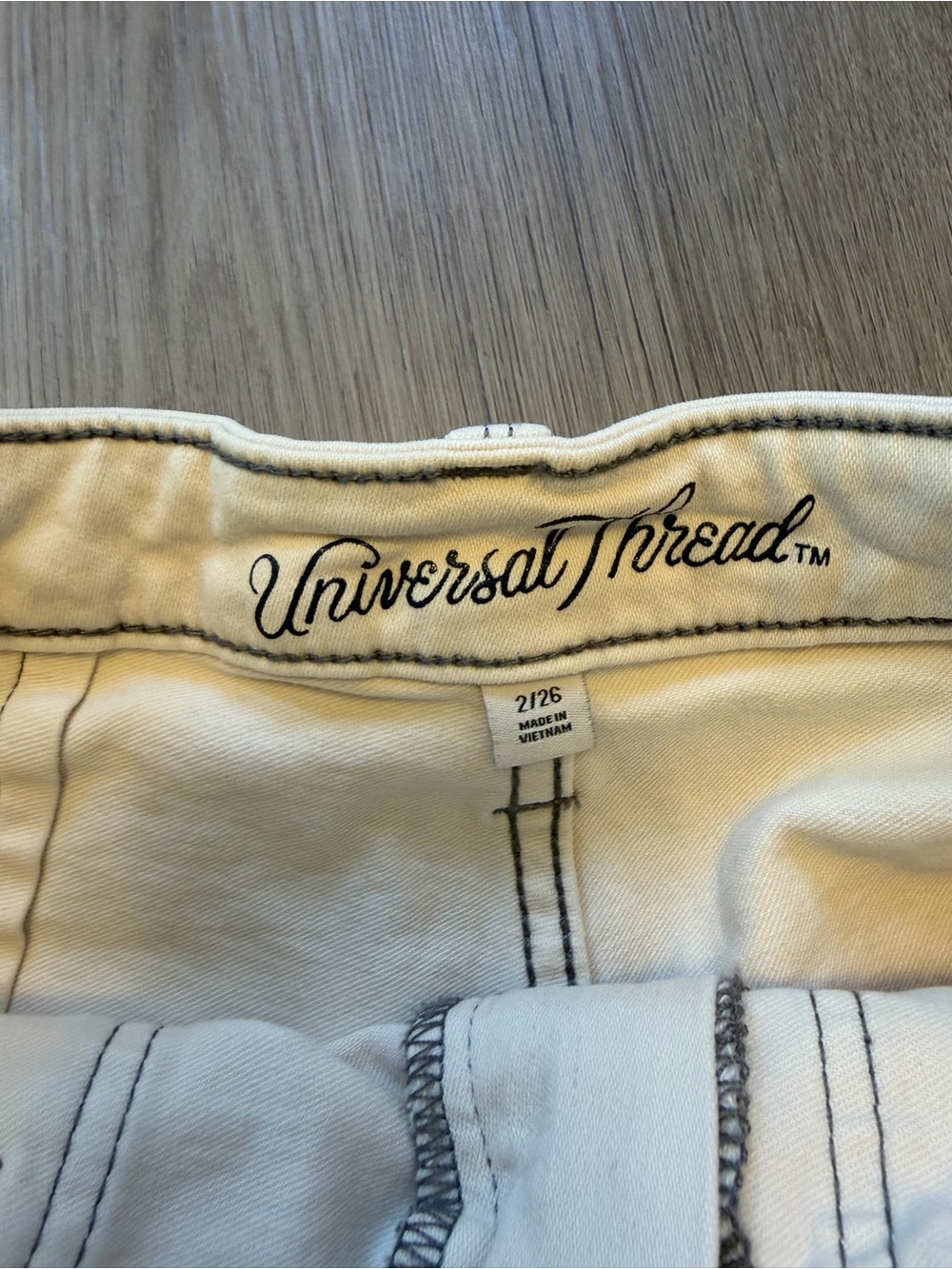 Universal Thread High Rise Midi Shorts Cream Size 2 - Picture 2 of 6